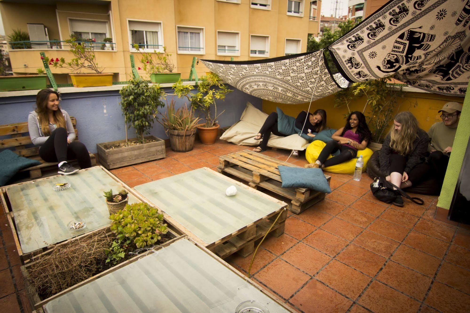 Onefam Sants Hostel Barcelona Kültér fotó
